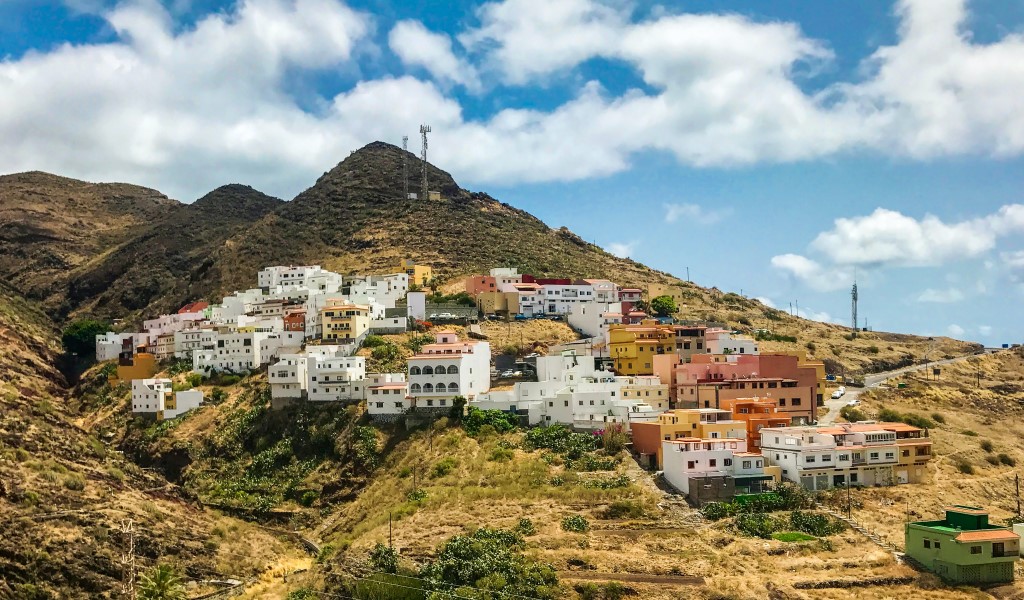 https://sg.climalit.es/blog/wp-content/uploads/2022/11/SUBVENCIONES-PARA-ACTUACIONES-DE-REHABILITACION-Y-MEJORA-ENERGETICA-DE-EDIFICIOS-Y-VIVIENDAS-EN-CANARIAS_1.jpg