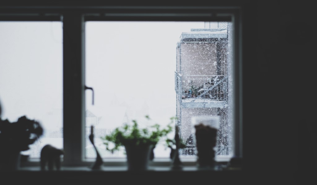 Como-elegir-las-ventanas-para-que-aislen-mejor-del-frio-y-conserven-el-calor_02