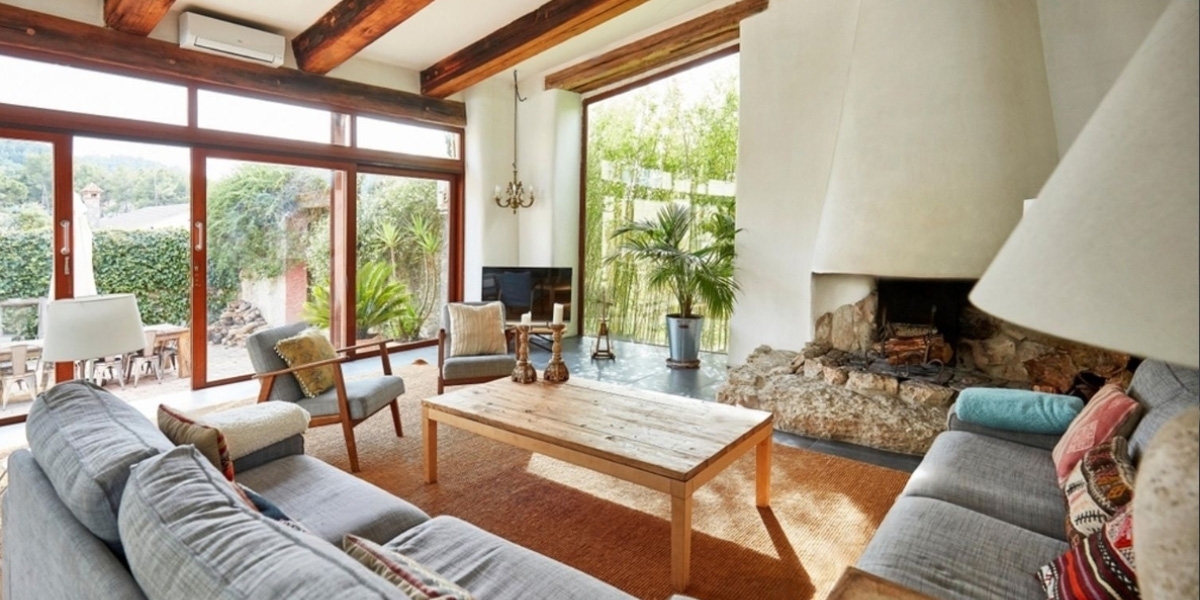 Imagen de salón con ventanas aislantes Climalit