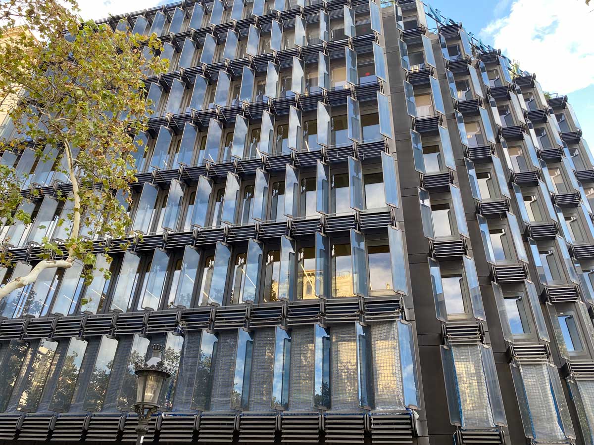 https://sg.climalit.es/blog/wp-content/uploads/2025/02/EdificioNovartisBarcelona_Climalit_3.jpg