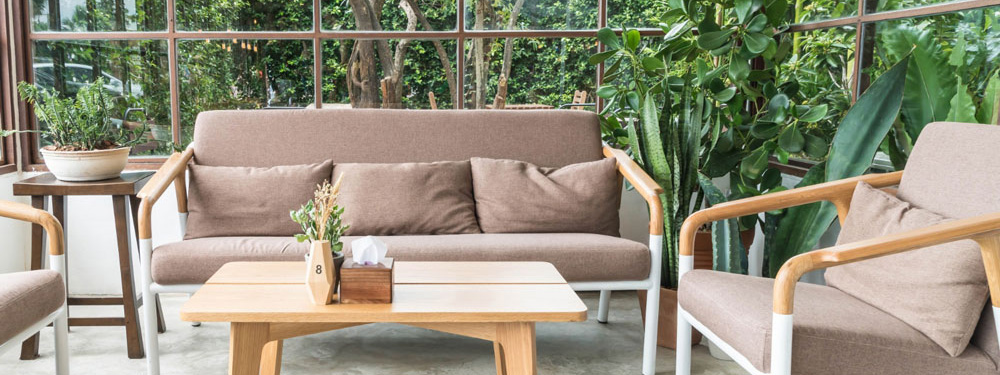 https://sg.climalit.es/blog/wp-content/uploads/2025/04/hermosa-vista-de-patio-del-hogar-primavera_Climalit-portada_2.jpg
